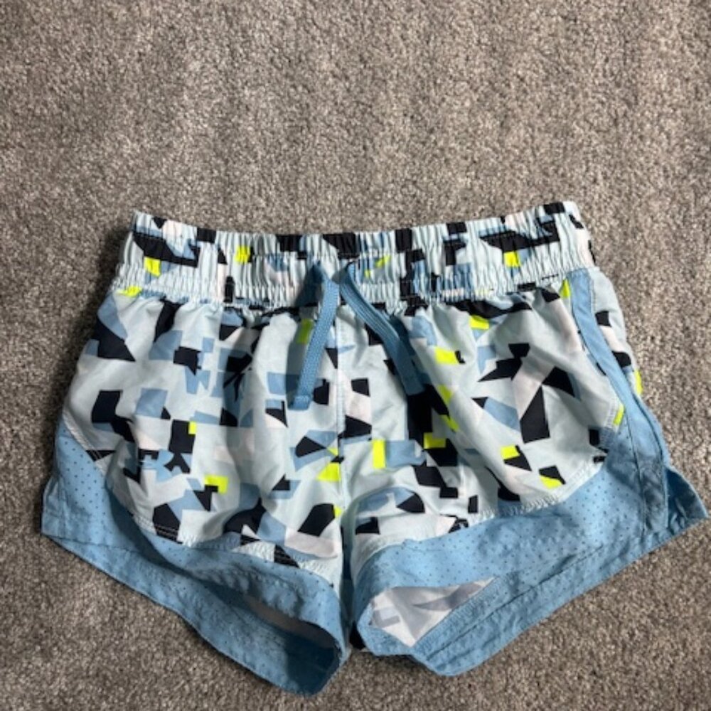 Girls Under Armour Shorts Size Small